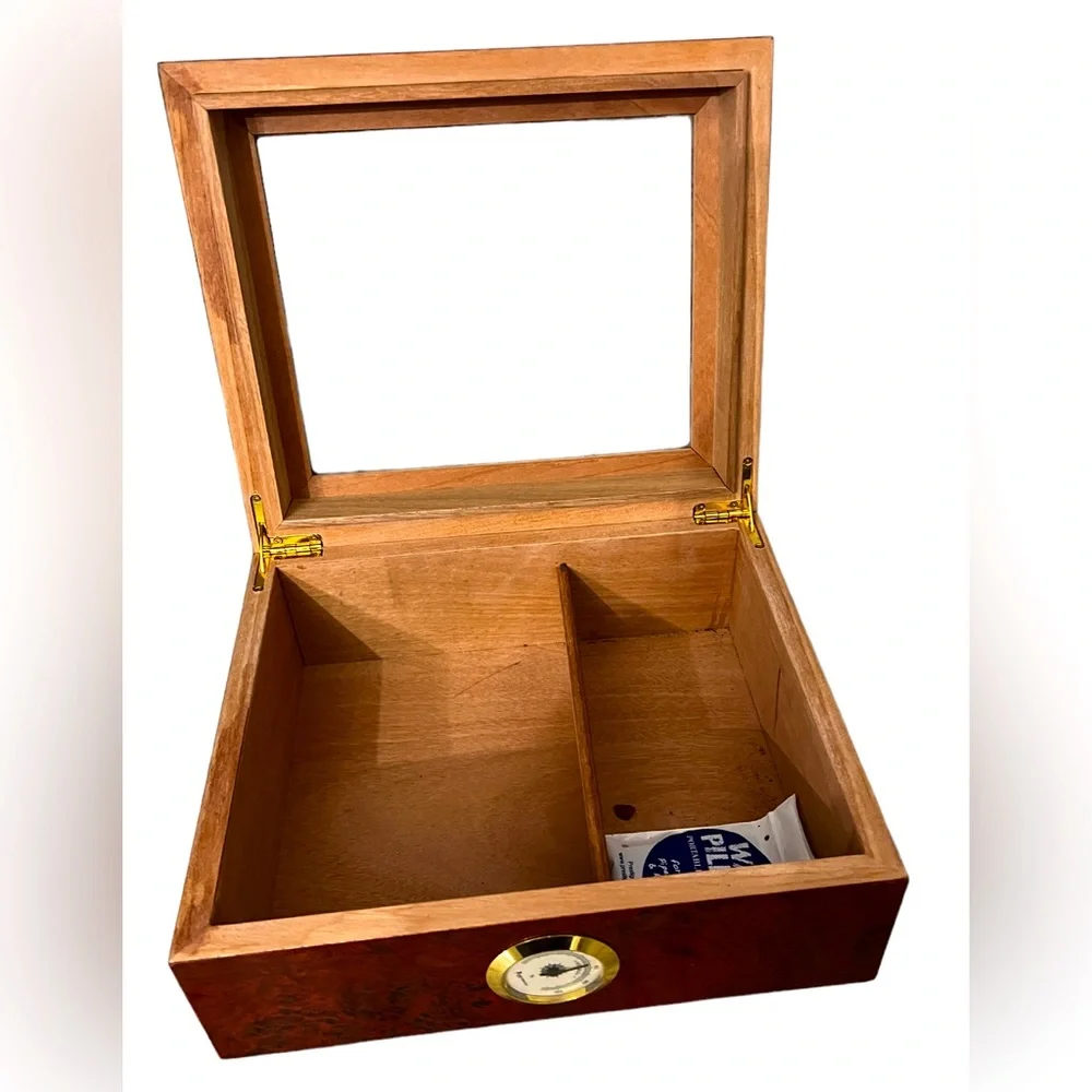 Humidor - Picture 2 of 3